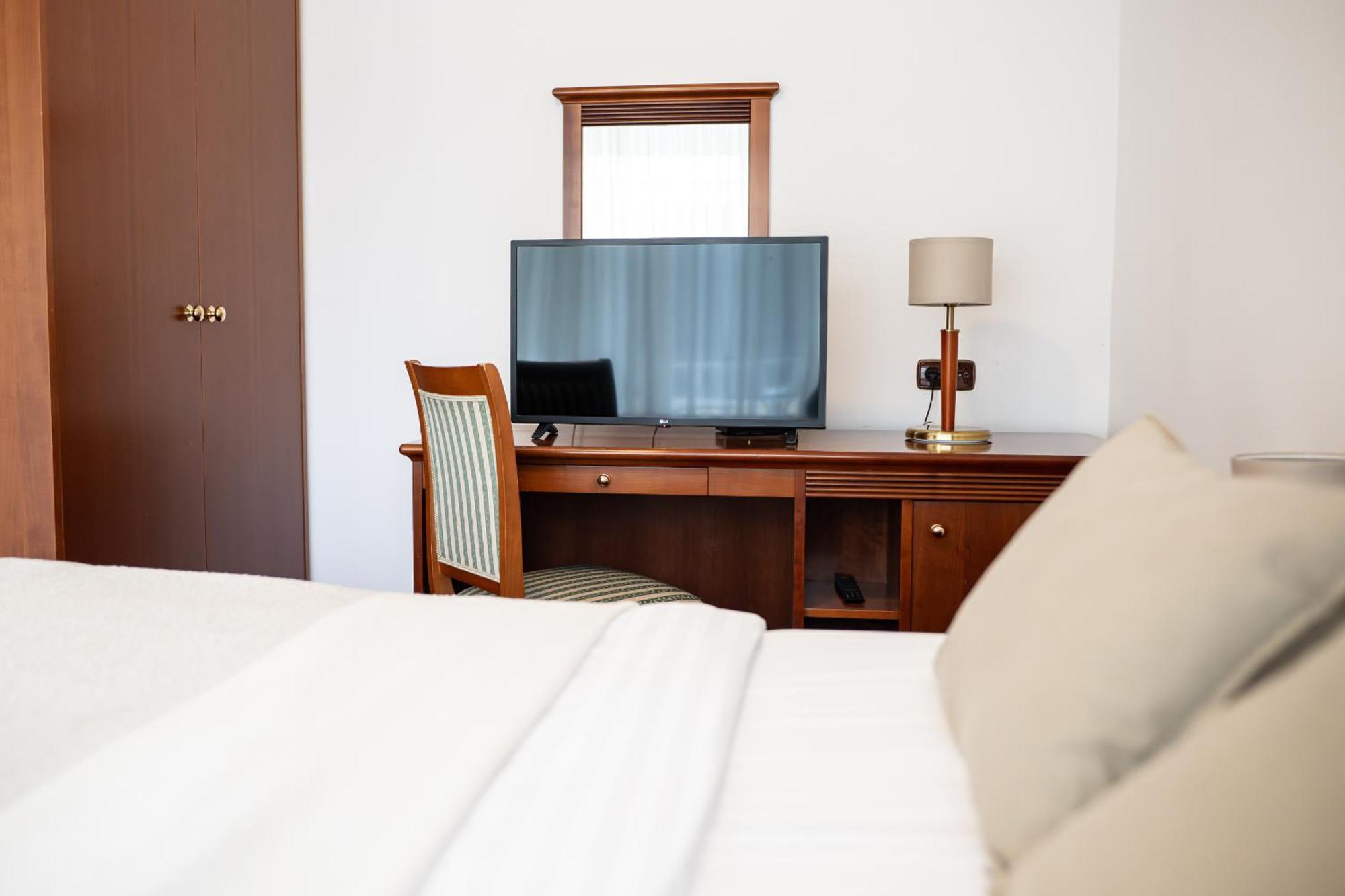 Hotel Zvezda Murska Sobota Extérieur photo