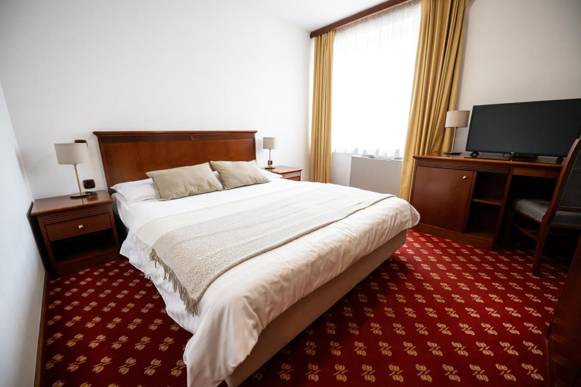 Hotel Zvezda Murska Sobota Extérieur photo