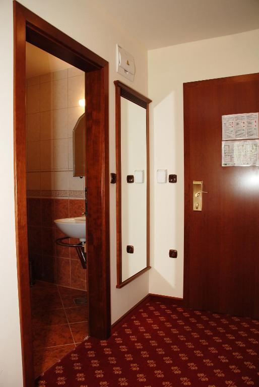 Hotel Zvezda Murska Sobota Chambre photo